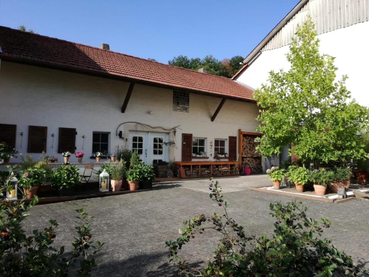 Zuruck Zur Natur - Urlaub Im Zirkuswagen, Sommeratelier Oder Schindelwagen Adenbach Екстер'єр фото